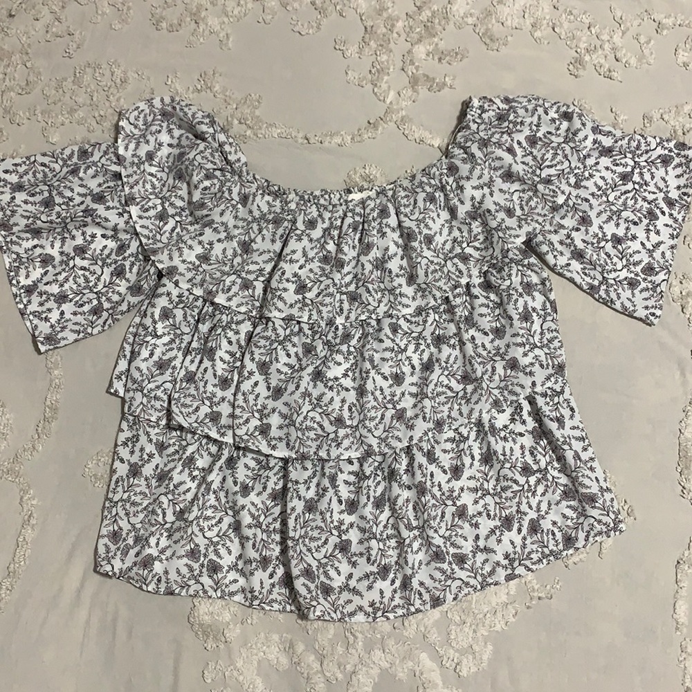 Women’s off the shoulder ruffed top